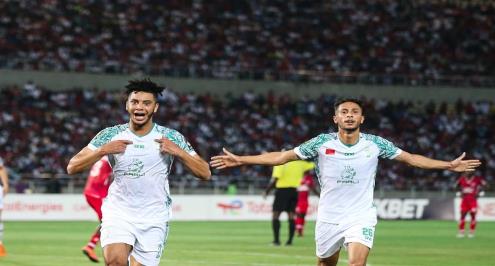 منافس الأهلي.. رئيس الرجاء ينفي شائعات استقالته ويطالب الجماهير باليقظة